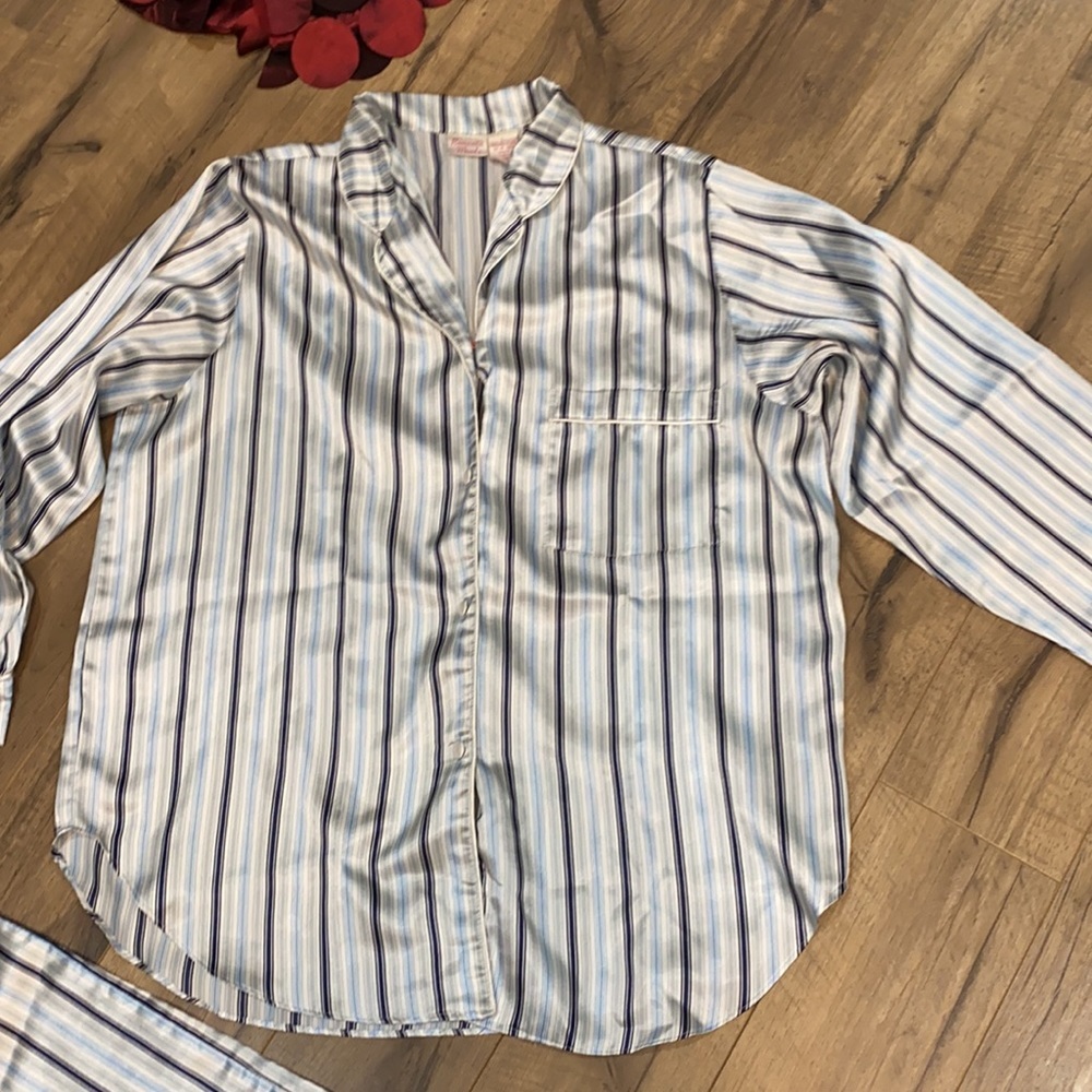 Pajama - Picture 3 of 10